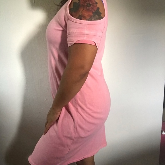 Hollister Cold Shoulder Dress 🥶 👗 - Picture 2 of 7